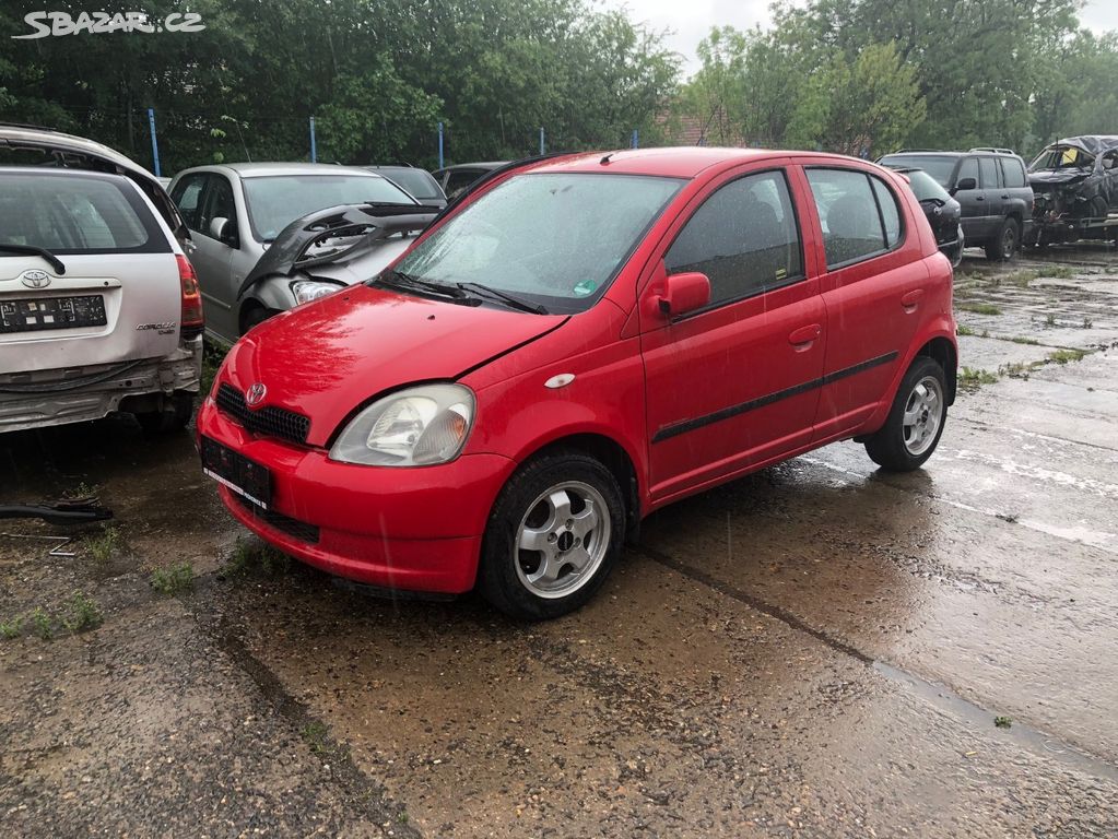 Тойота yaris 2000