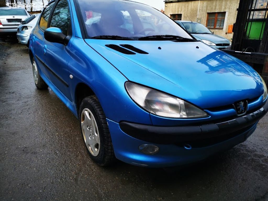 PEUGEOT 206 - NÁHRADNÍ DÍLY Z VOZU