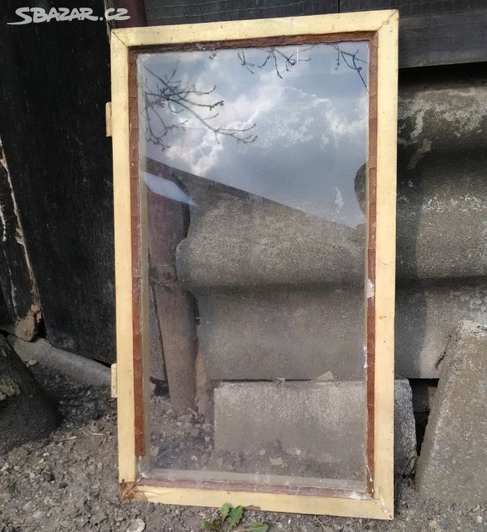 Staré dřevěné okénko 36,5 x 63 cm