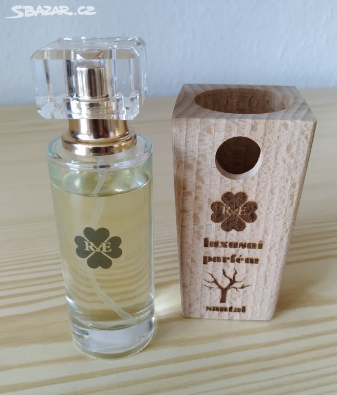 Luxusní parfém Santalové dřevo
