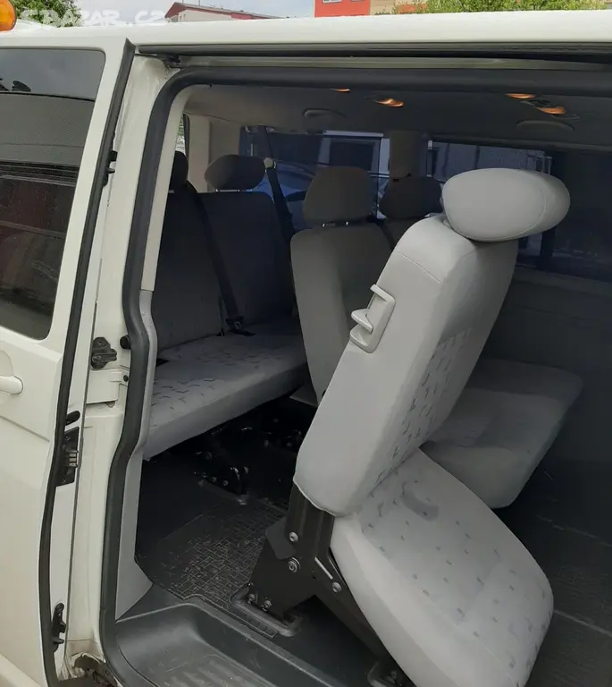 VW T5 Caravelle 2.5 TDi 2009 - fotka 4