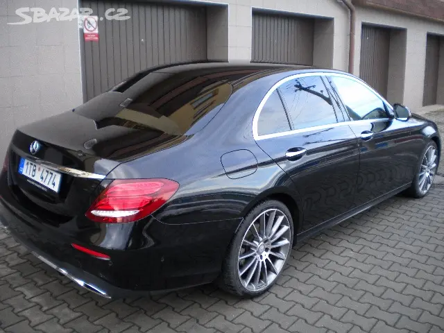 Mercedes-Benz E 220 D AMG,1.maj.,ČR,NEHAVAROVANÉ!! - fotka 5