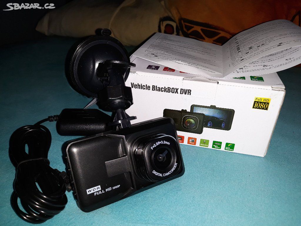 Záznamová kamera do auta 3.0''LCD FHD 1080P 319KČ