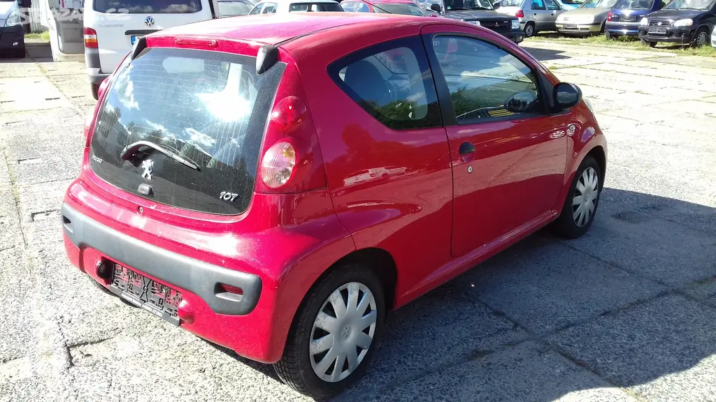 Peugeot 107 1,0 50 kw, 2007 - fotka 3