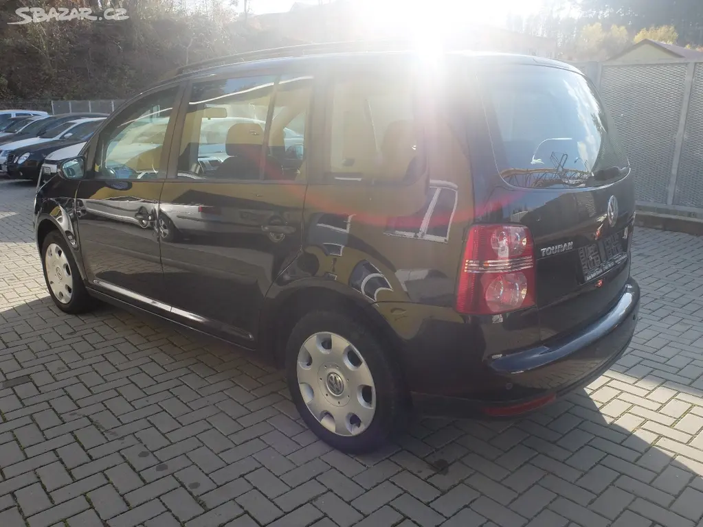VW Touran 1,4 TSI, CNG, 110 kW, 7 míst - fotka 2