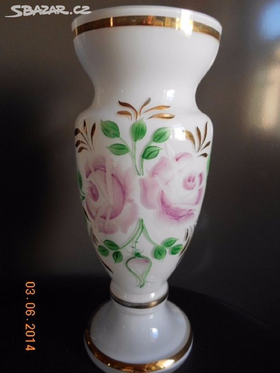 Váza z mléčného skla - ručně malovaná