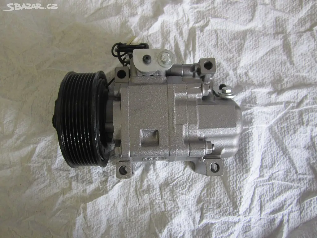 Mazda CX-7 2,2 diesel kompresor klimatizace - fotka 3