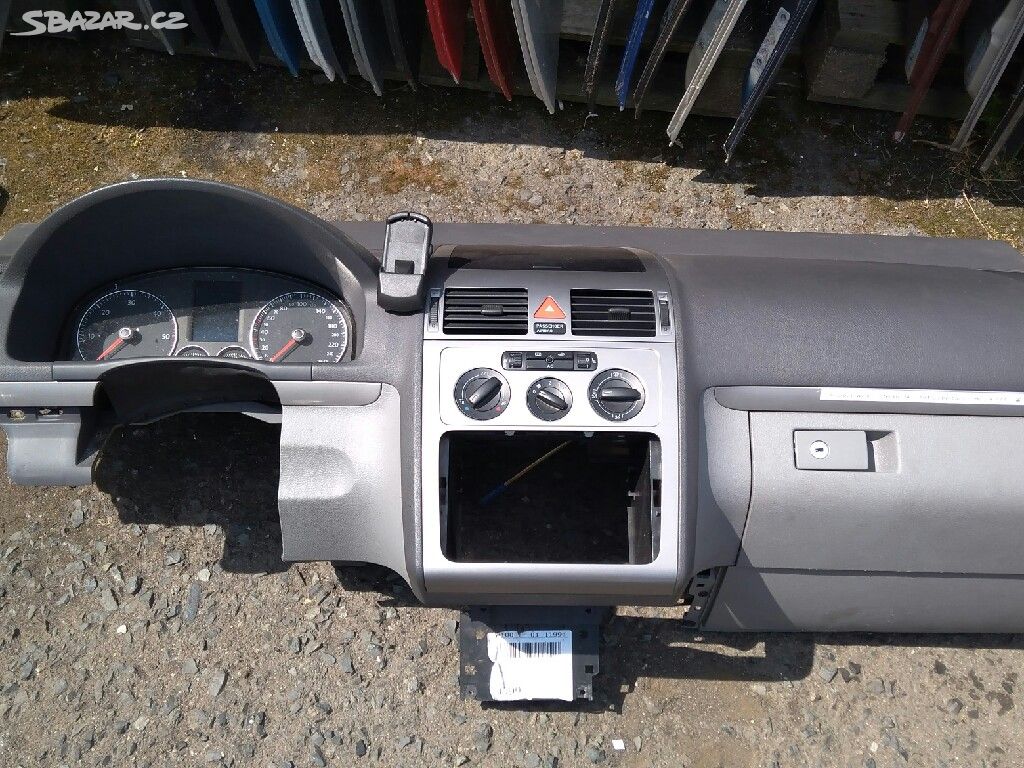 VW Touran palubka + airbag spolujezdce