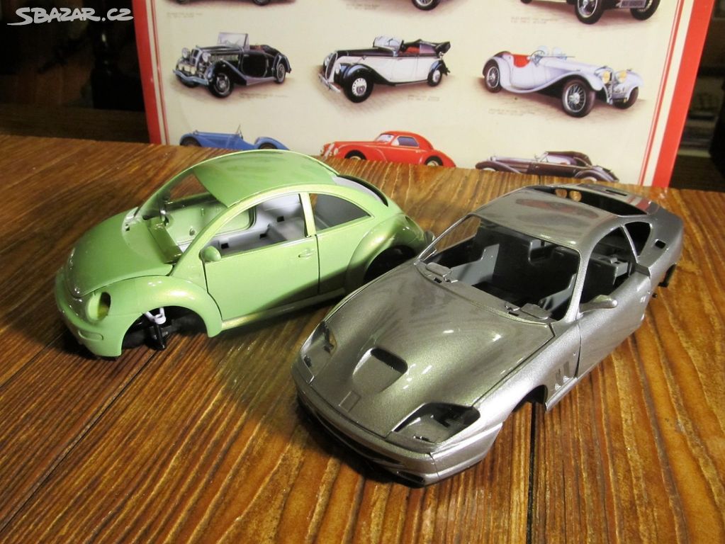 Dvě Karoserie s podvozkem Ferrari  + VW Beetle