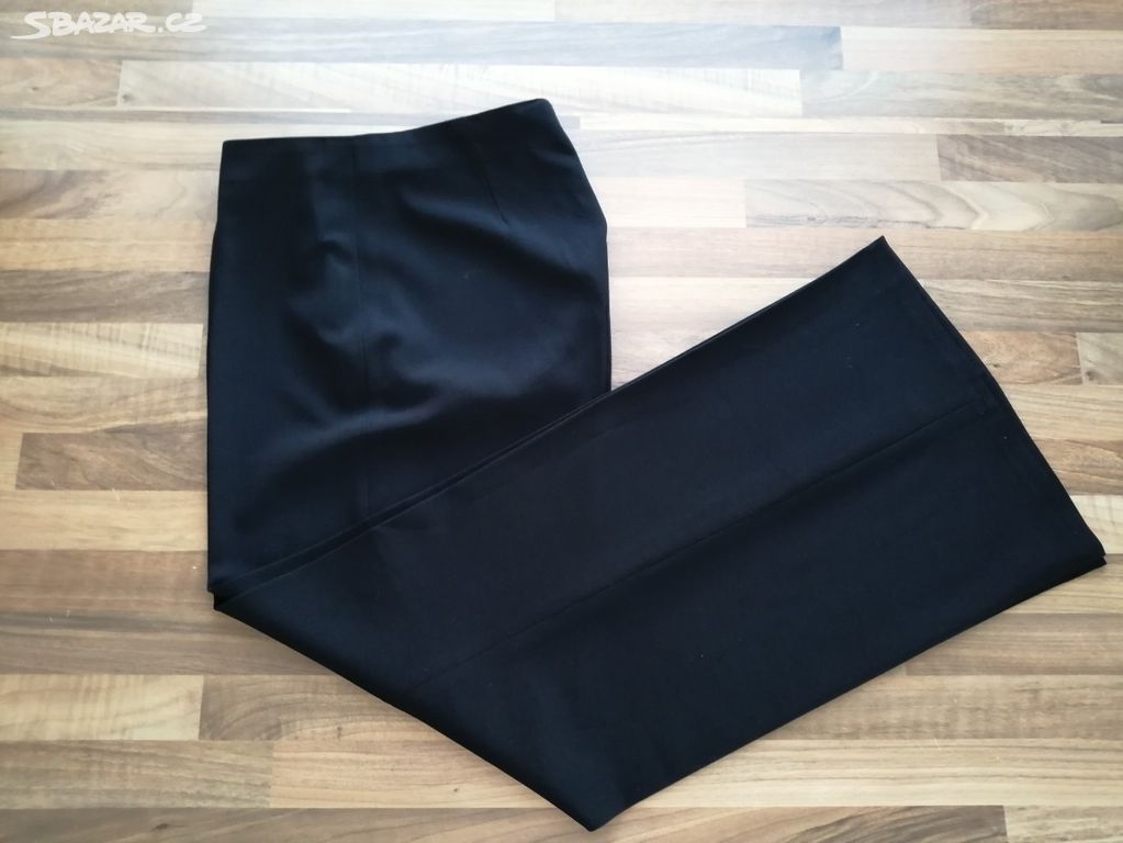 Široké černé dámské kalhoty vel L