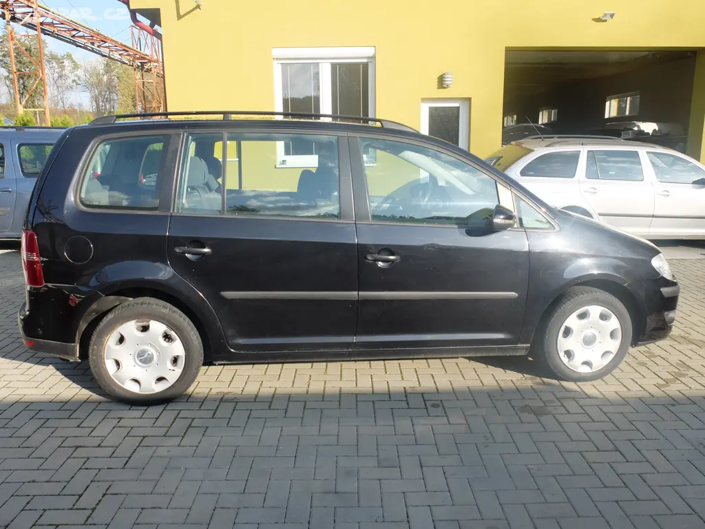 VW Touran 1,4 TSI, CNG, 110 kW, 7 míst - fotka 6