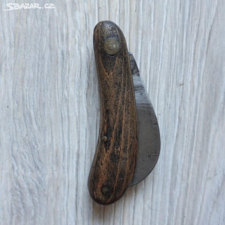 Starý zavírací dřevěný nůž