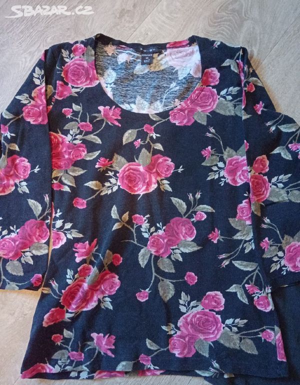 Prodám dívčí/dámské triko Amisu XS