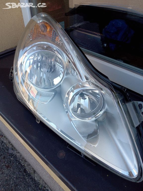 Pravý přední světlomet Opel CORSA D 06-11