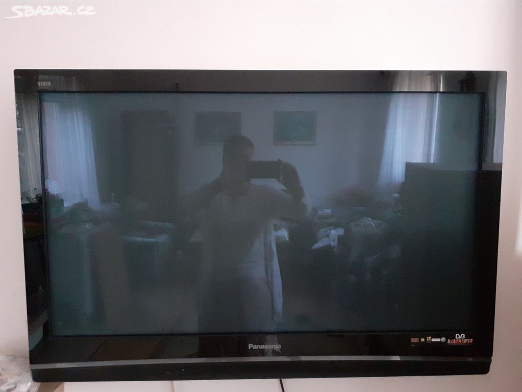 Televizor Panasonic Viera, úhlopříčka 106 cm