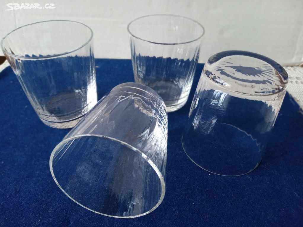 Skleničky decovky 4 kusy z vroubkovaného skla