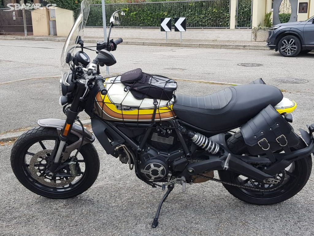 Držáky kufrů + kufry Ducati Scrambler