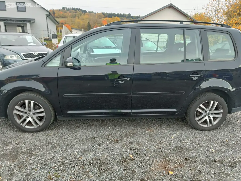 VW Touran 1,9 TDi * 7 - míst - fotka 5