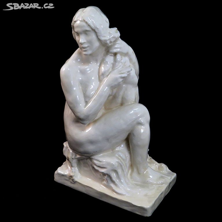 Secesní socha Akt žena po koupeli  keramika
