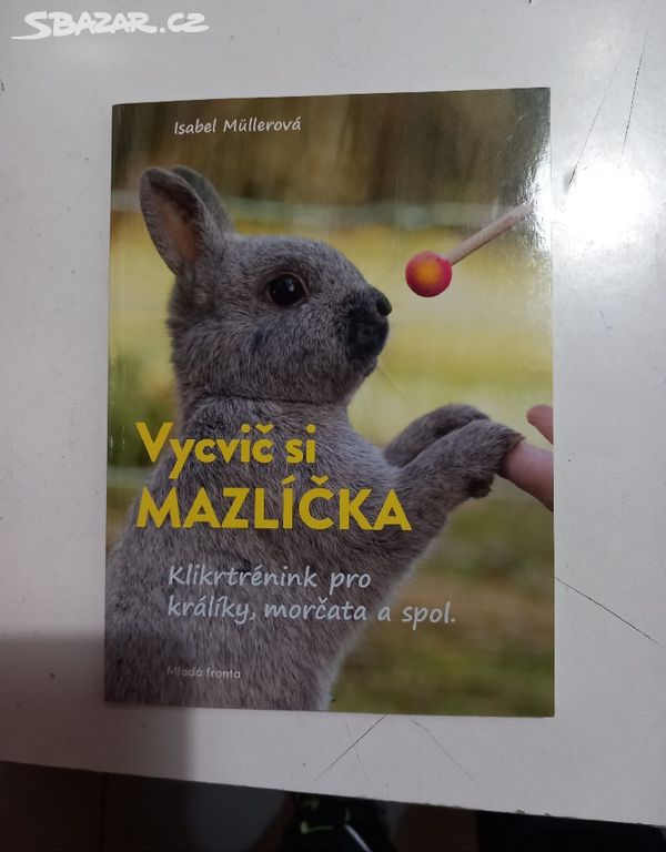 Isabel Müllerová VYCVIČ SI MAZLÍČKA  (2021) Top