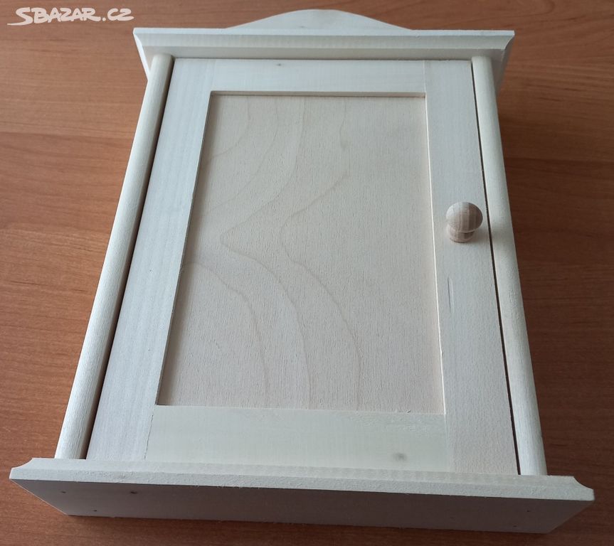 Dřevěná skříňka na klíče přírodní