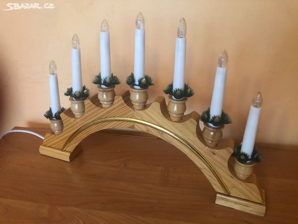 Vánoční dřevěný svícen - šířka cca 44 cm