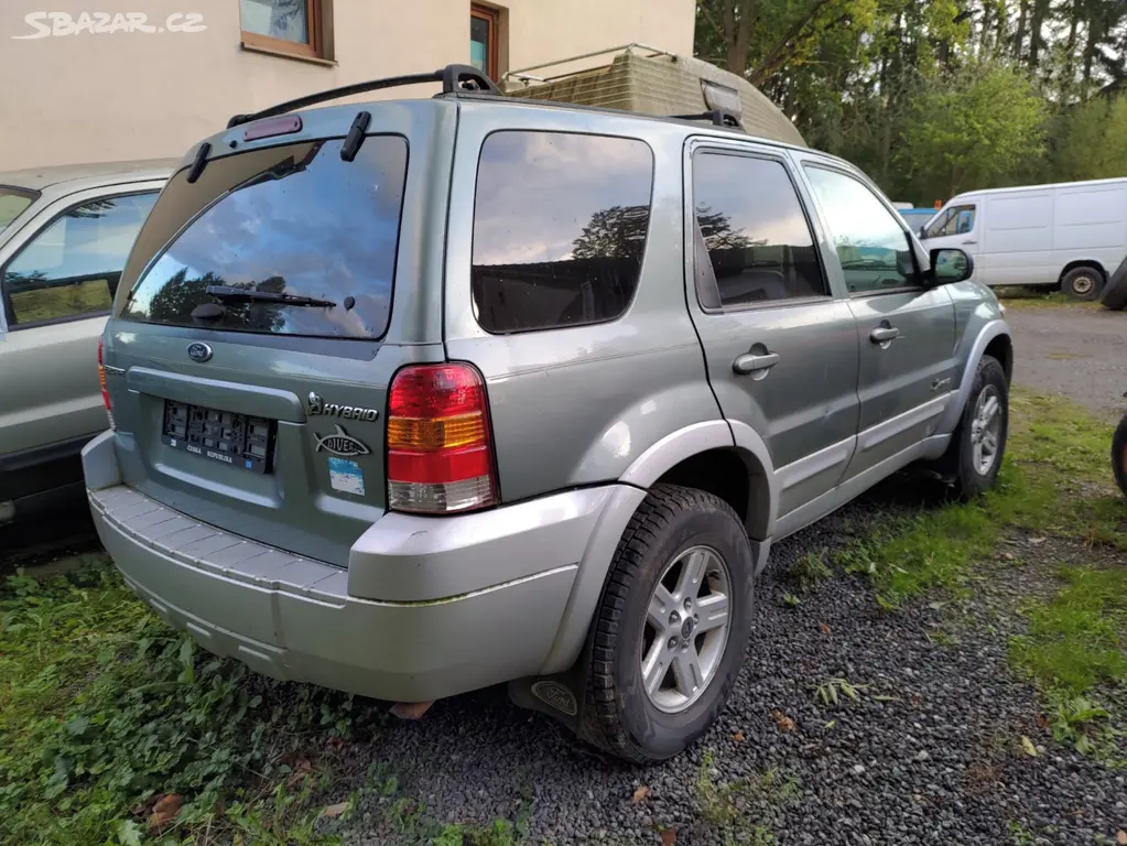 Ford Escape Hybrid 2.3 nepojízdný - fotka 2