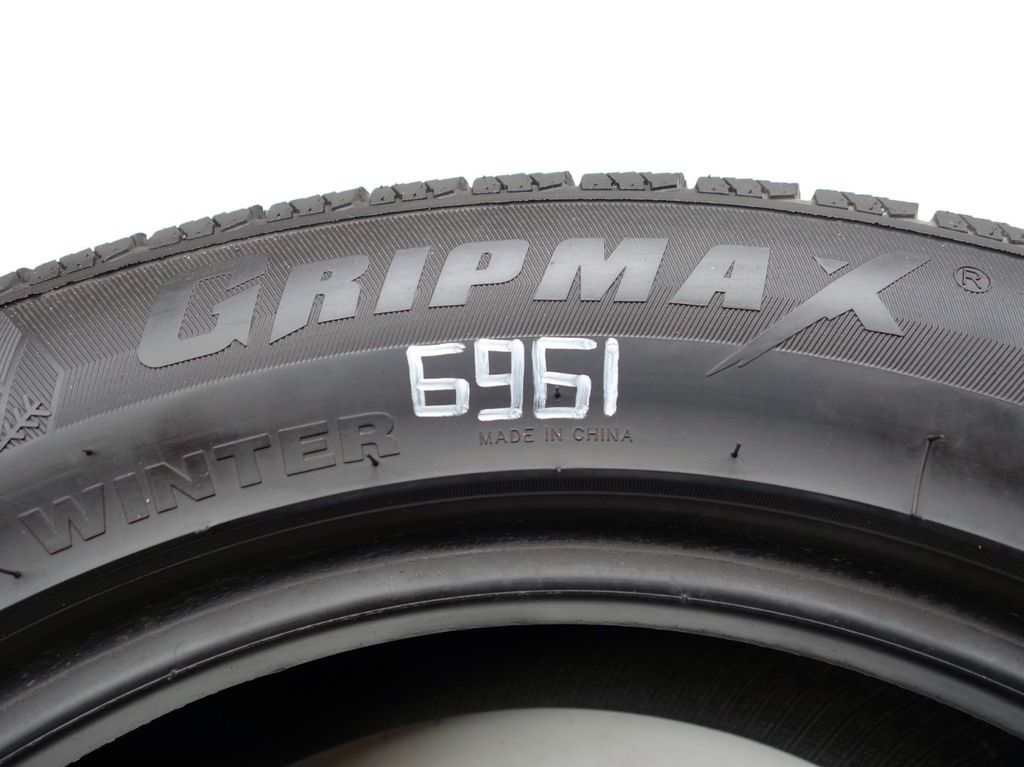 Zimní pneu 215/60/17 Gripmax 4ks P6961