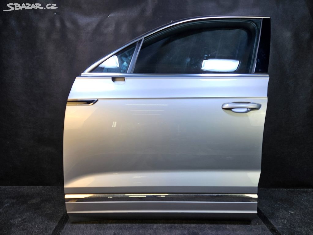 VW Touareg CR7 III 2018>> dvere