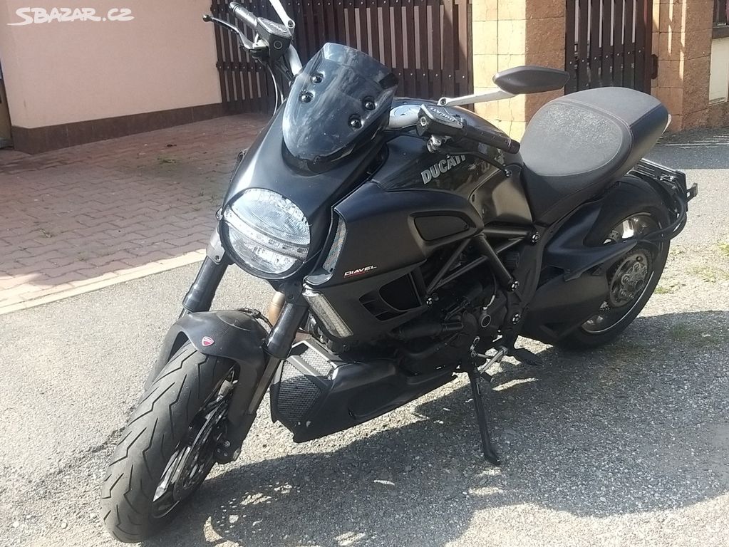 Motocykl DUCATI DIAVEL CARBON 1200 - ABS