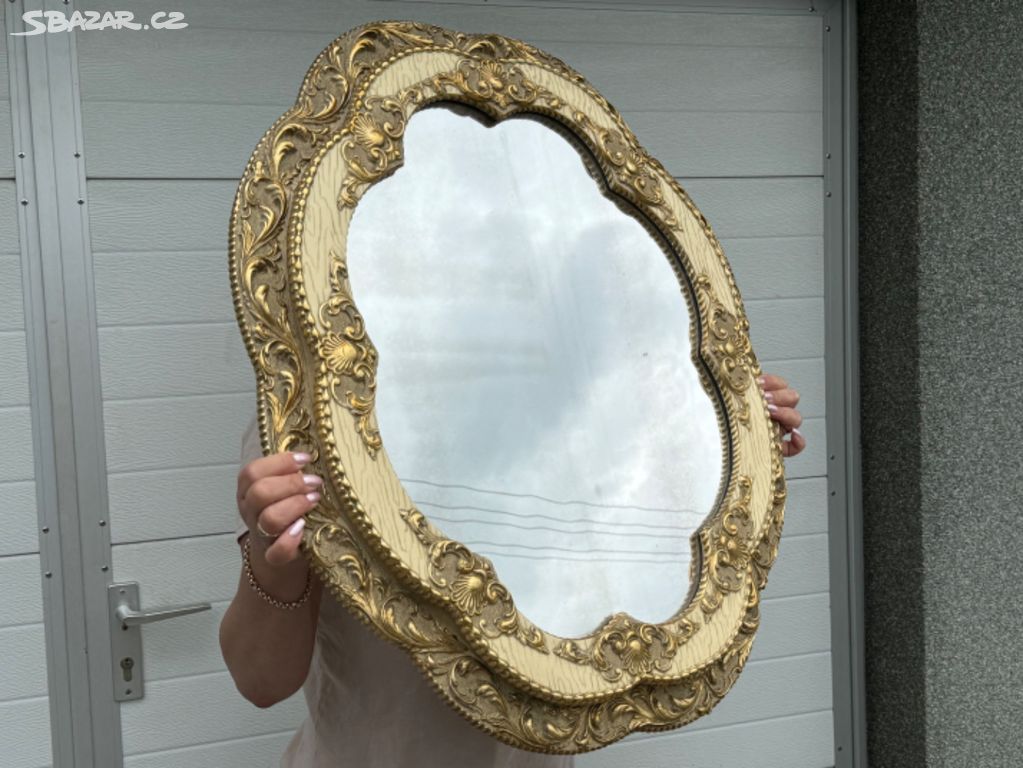 Velké dřevěné zrcadlo ve dvojitém rámu