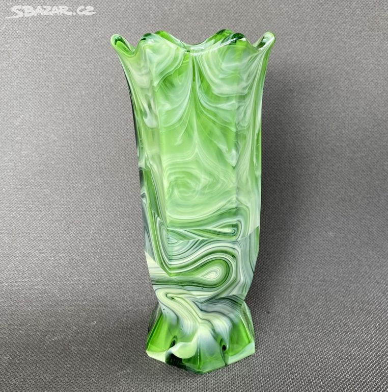 Starožitná váza, zelené mramorované sklo, Stolzle