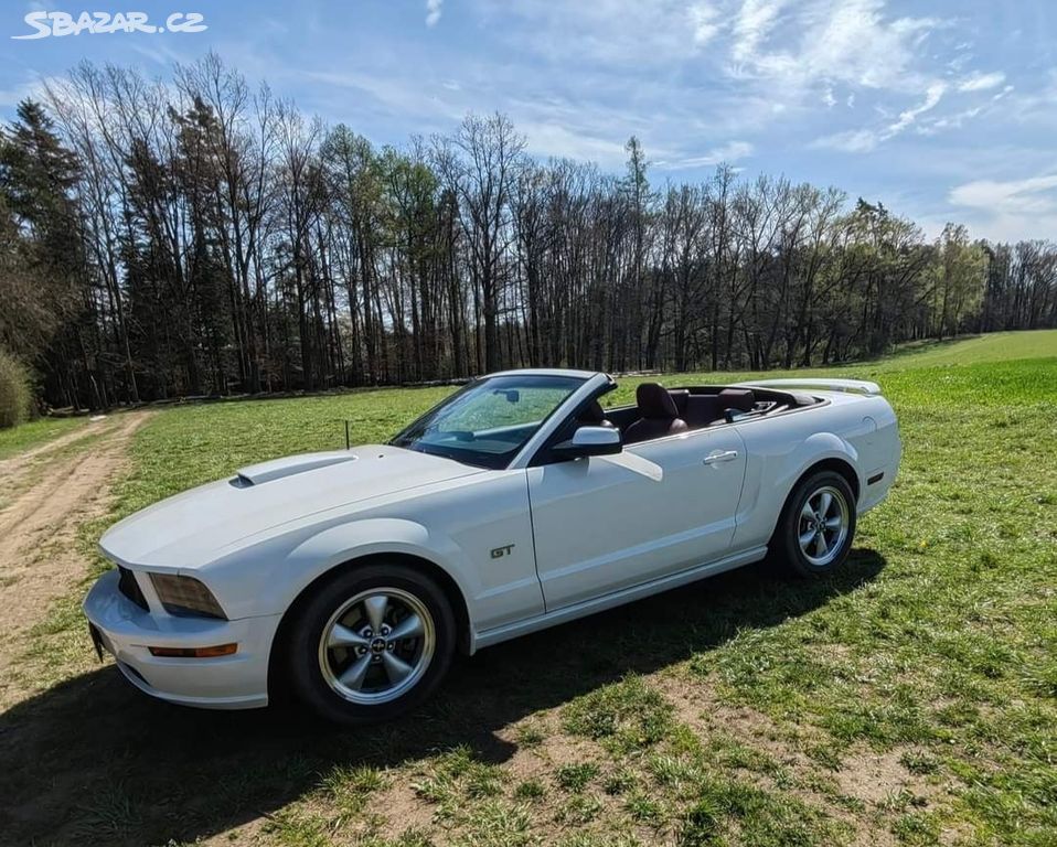 Ford Mustang GT convertible 4.6 V8