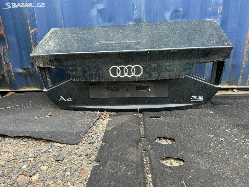 Audi A4 B8 Zadni víko sedan