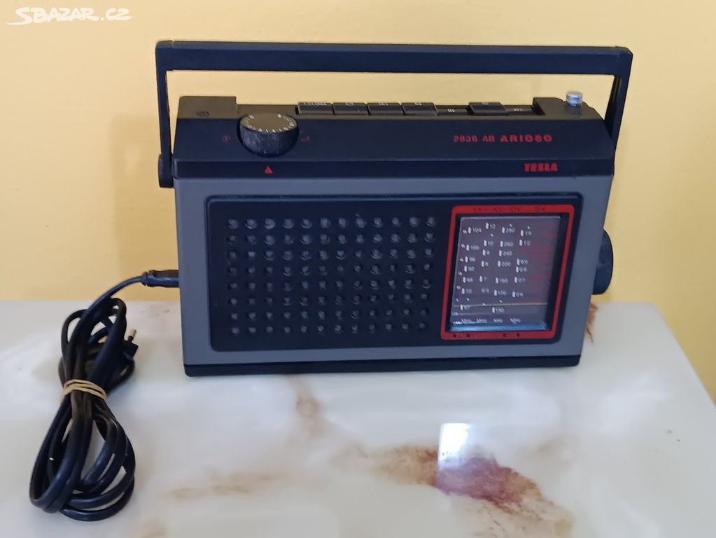 Staré rádio TESLA 2836 AB ARIOSO