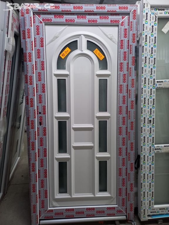 Vchodové plastové dveře 98x200 bílé