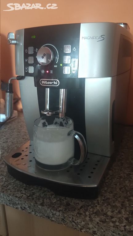 Plnoautomatický kávovar DeLonghi Magnifica S