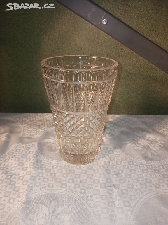 Váza lisované sklo - V.Šotola 1
