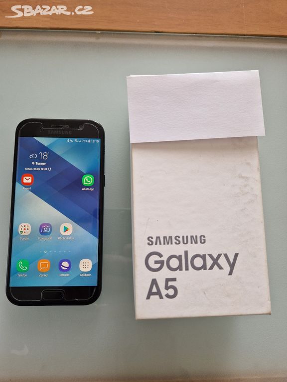 Samsung Galaxy A5 (3/32 GB) výborný stav jako nový