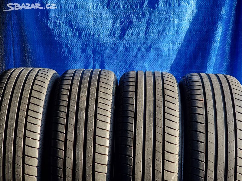 Letní pneu Bridgestone 99V 215 55 18