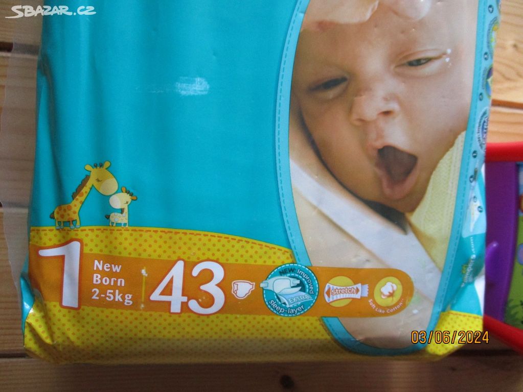 Pleny Pampers vel. 1 pro 2-5 kg+plyšáčci + hračka.