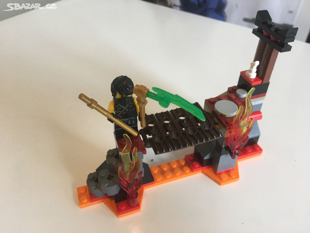 Lego Ninjago- 70753- lávové vodopády