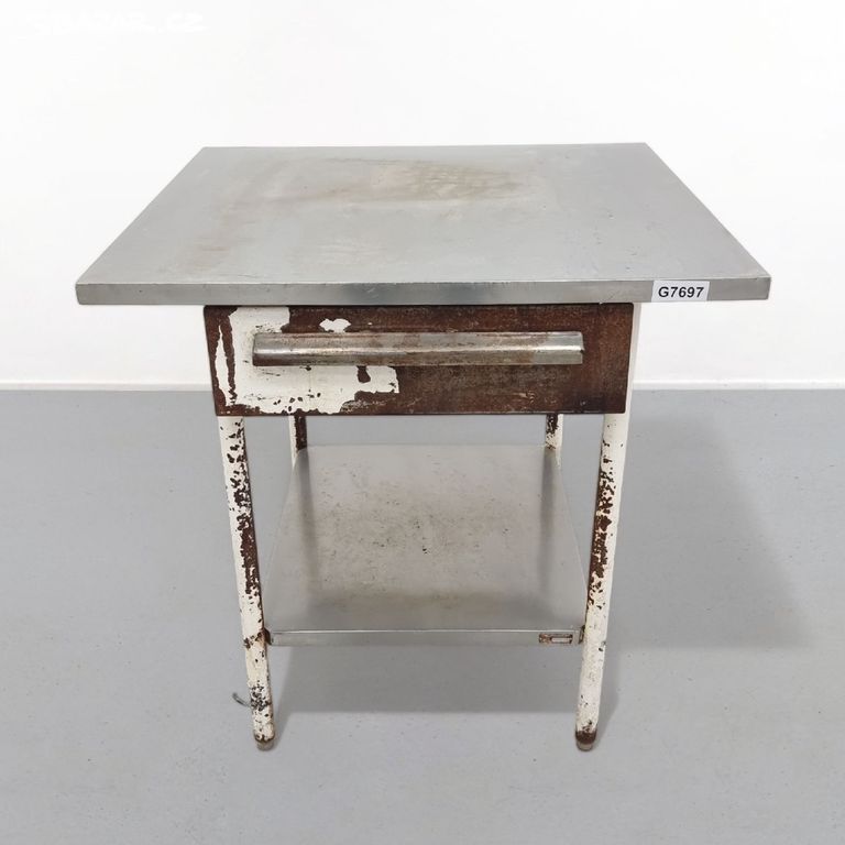 Kovový stůl s nerezovou deskou 84x75x85cm