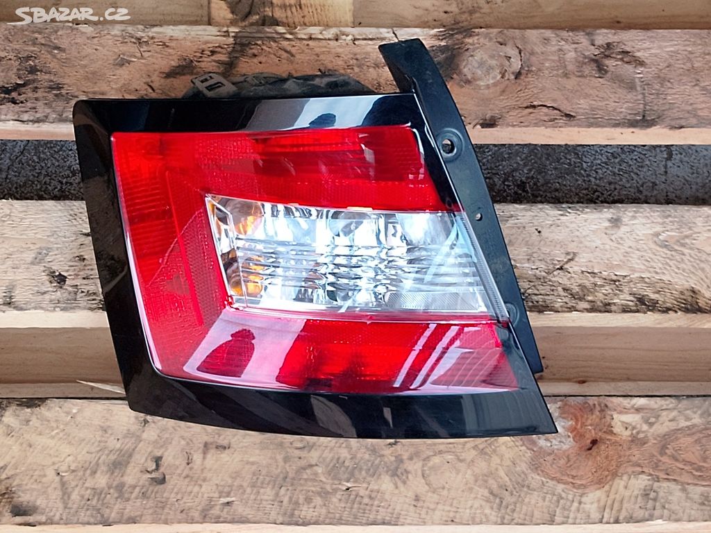 Škoda Fabia III levé zadní světlo