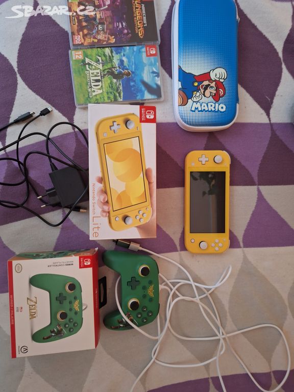 Nintendo switch lite + doplňky