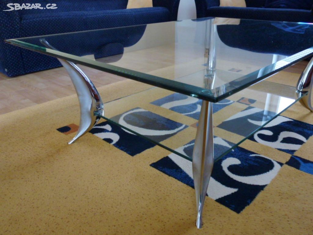 Konferenční skleněný stůl kovové nohy
