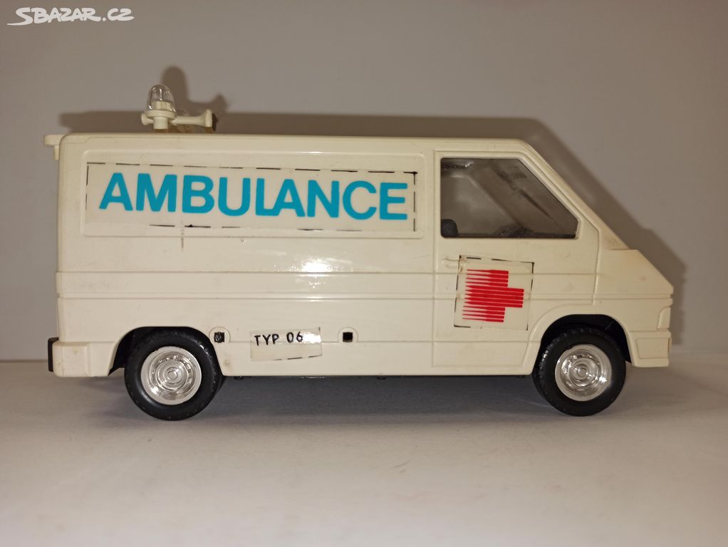 Retro sběratelské autíčko - Ambulance