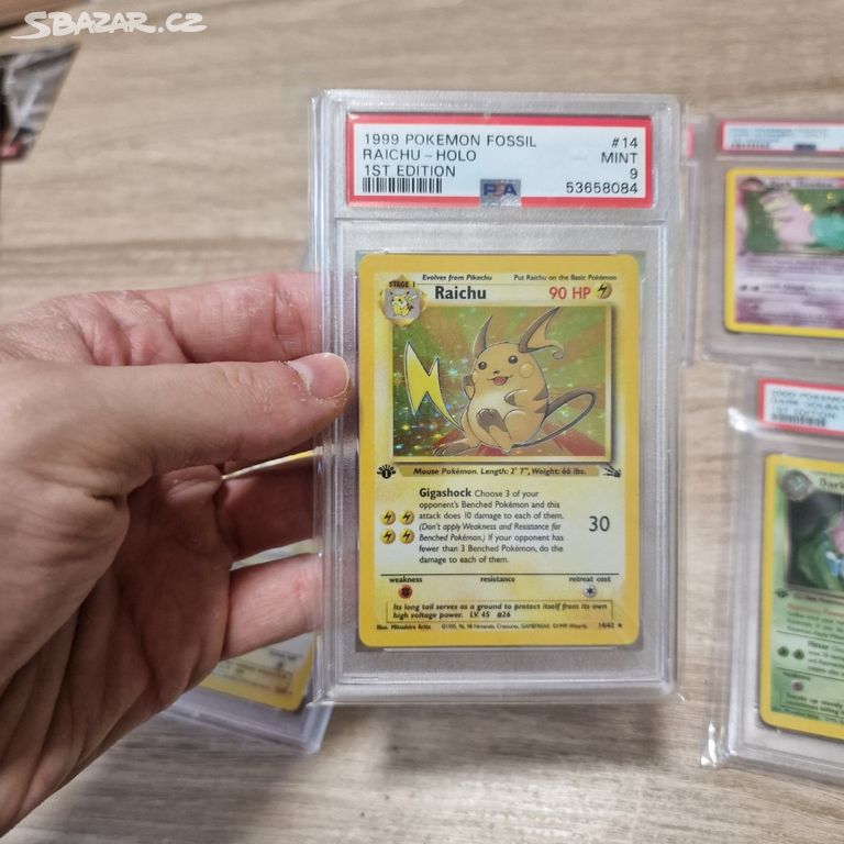 Pokémon Raichu z 1st Edition Fossil PSA 9