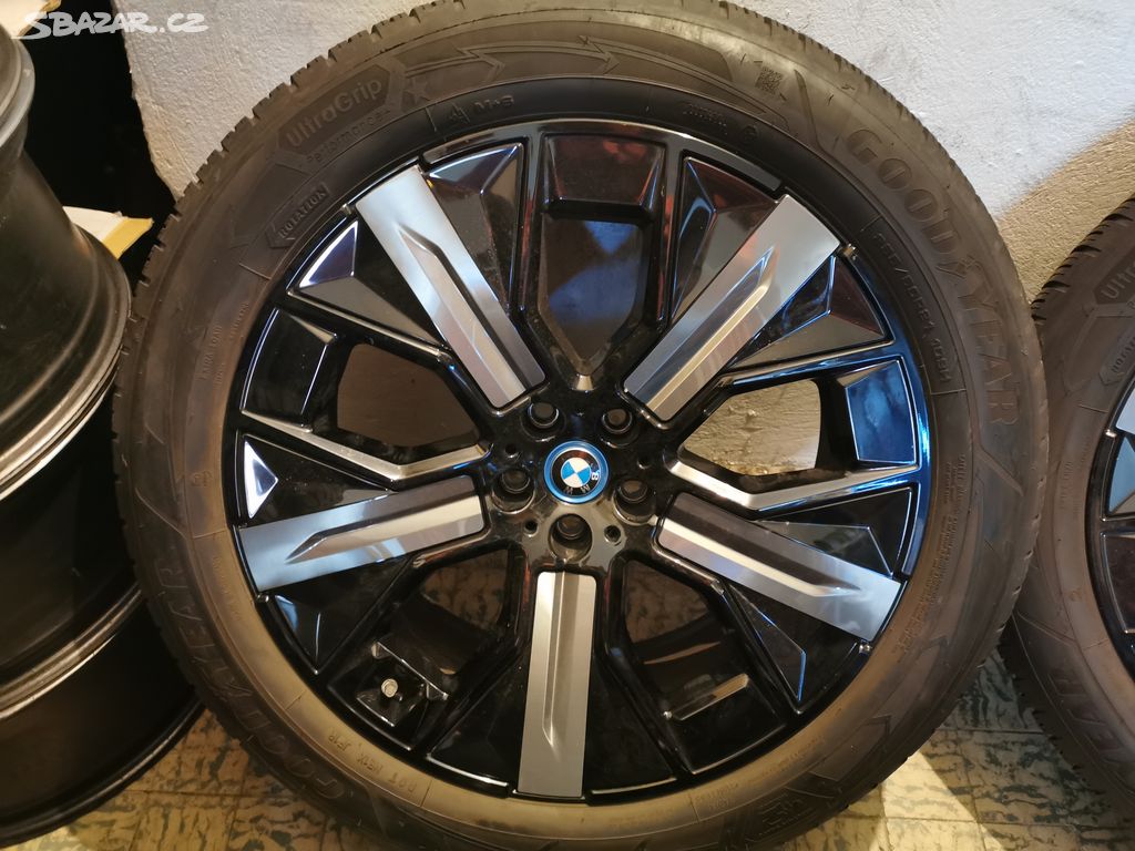 BMW iX (I20) - orig. 21" alu disky so zimnými pneu