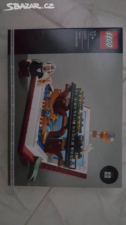 LEGO 40690 Pocta knihám Julese Vernea